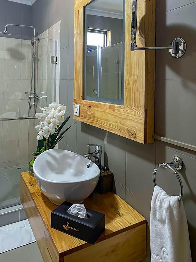 Bamboo Boutique Hotel リロングウェ エクステリア 写真